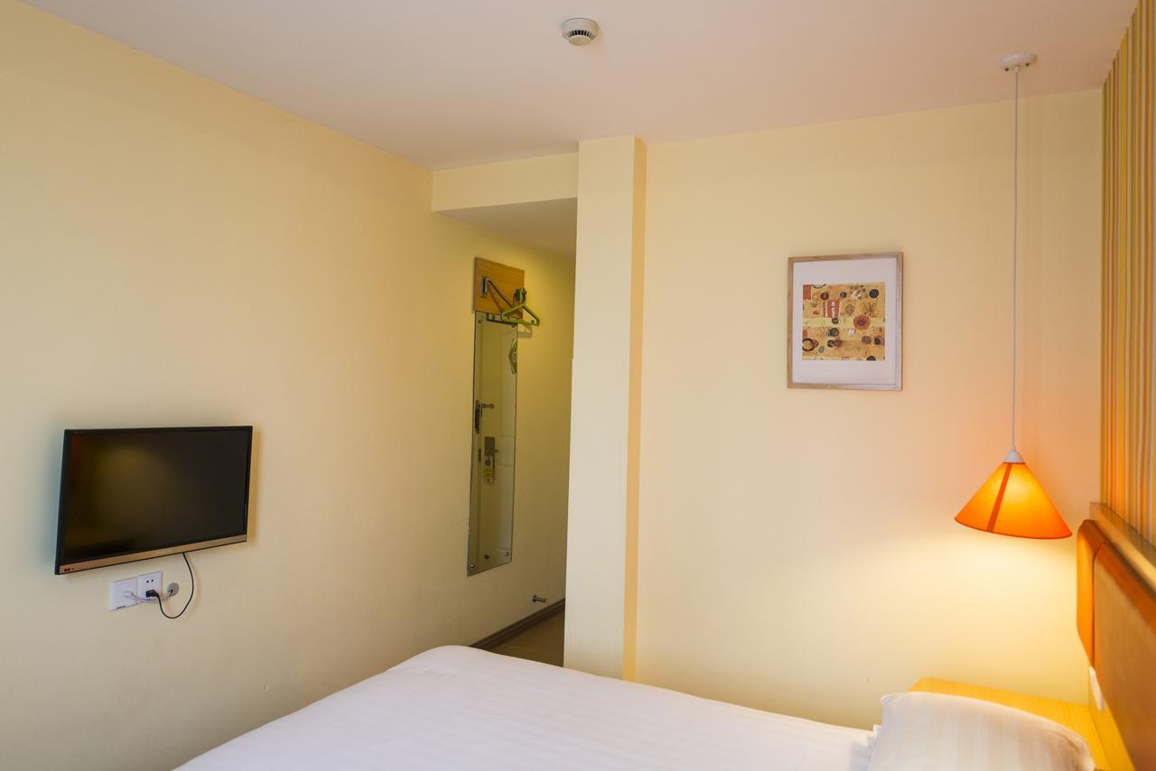 Home Inn Shanghai Hongqiao Terminal Jinshajiang Road Changfeng Экстерьер фото